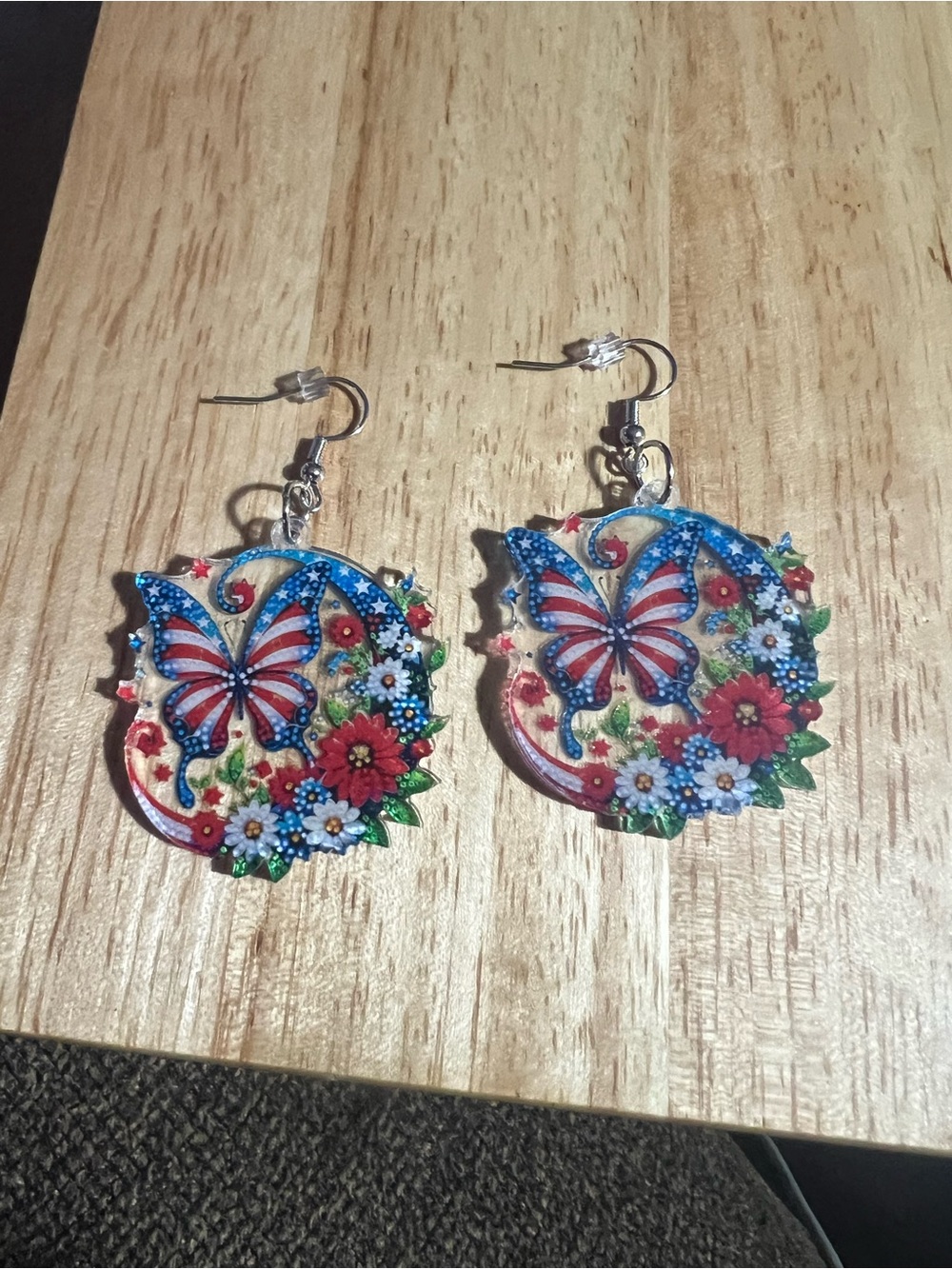 Patriotic Butterfly Floral Drop Earrings - Unbranded - Red, Blue, White E207